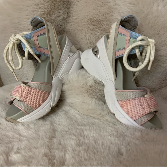 Michael Kors Platform Irma Sandal - Picture 4 of 8